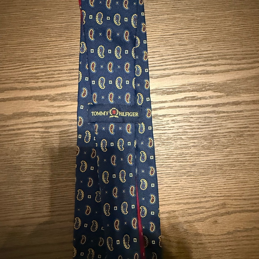 Tommy Hilfiger Navy and Red Patterned Tie